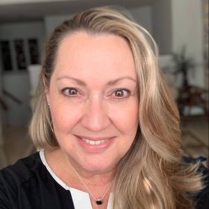 Meet your Posher, Deborah